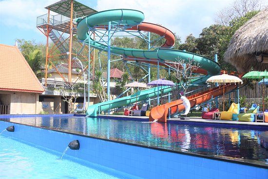 Sunday Beach Waterpark Lembongan